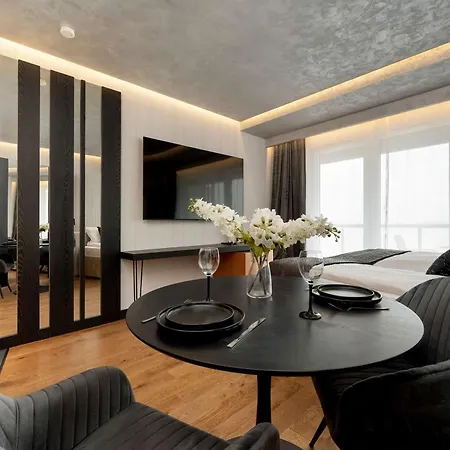 Elegant Close To River With Air Conditioning By Renters Prestige Wroclaw